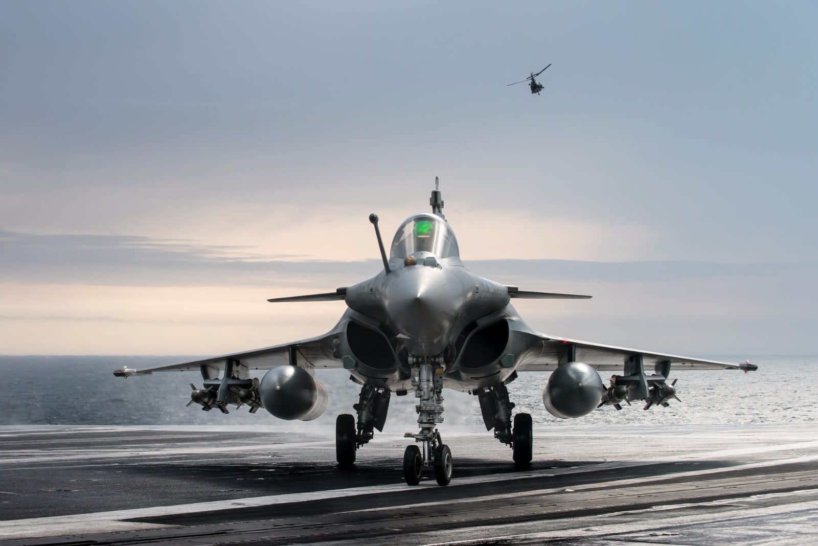 Rafale M on the Charles de Gaulle aircraft carrier.