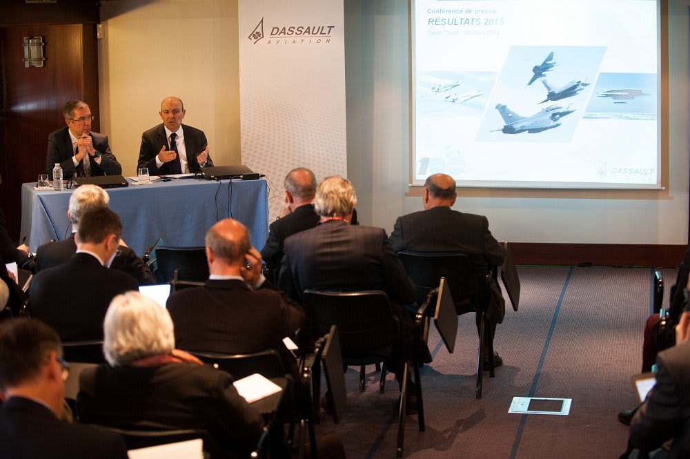Le 10 mars 2016, à Saint-Cloud, Eric Trappier, Président-directeur général de Dassault Aviation, a tenu une conférence de presse à l'occasion de l'annonce des résultats 2015.