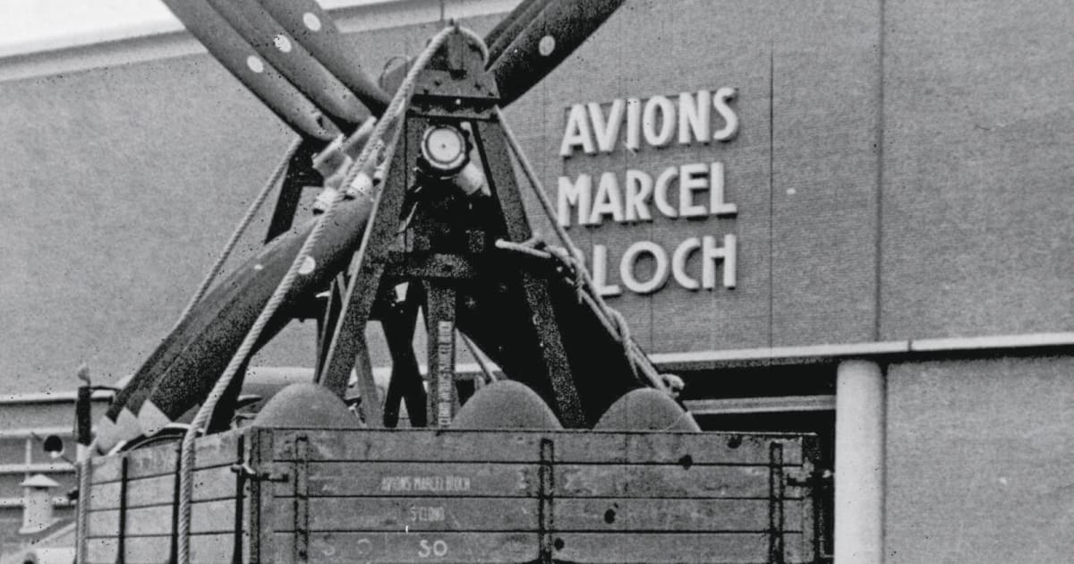 Façade de l’usine Bloch de Saint-Cloud, construite en 1938, où sont produits des moteurs et des hélices