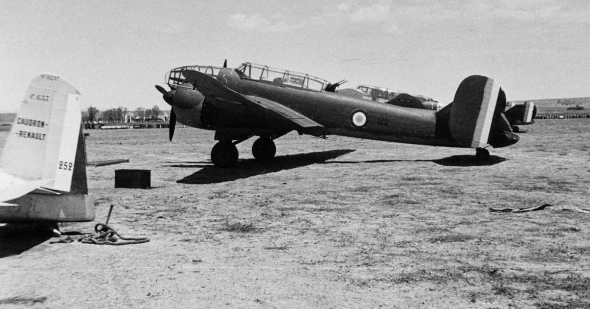 MB 174, reconnaissance aircraft of reconnaissance squadron GR II/33 at Biskra (Algeria) in 1943, on the ground