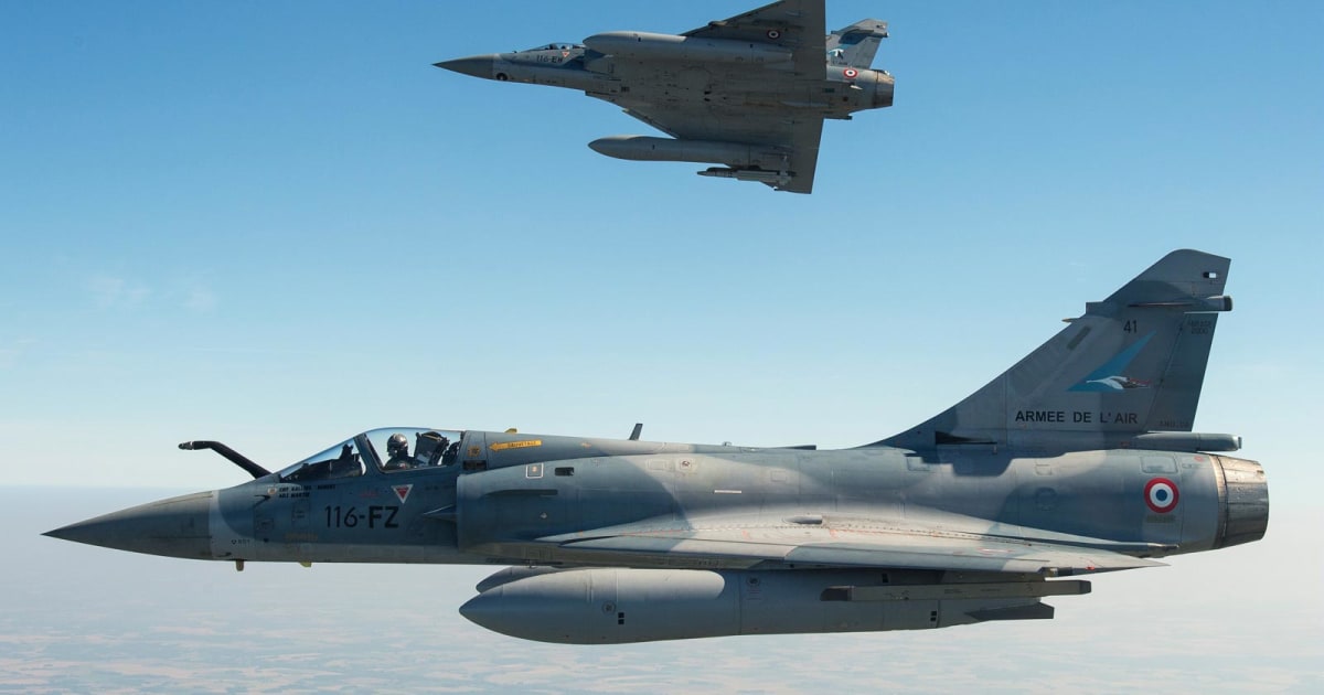 Two Mirage 2000-5 in formation flight - 12