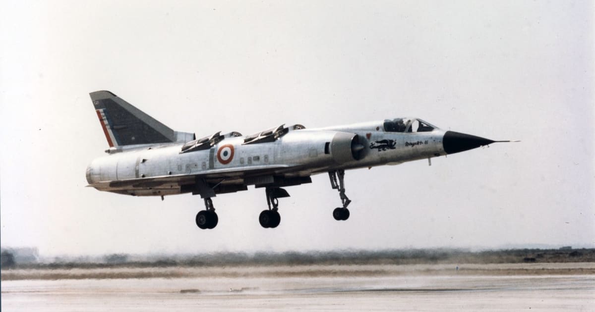 Mirage III V 01 taking off