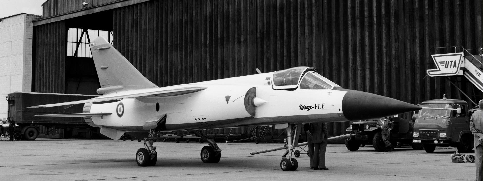 Mirage F1 E blanc, au sol. 1975