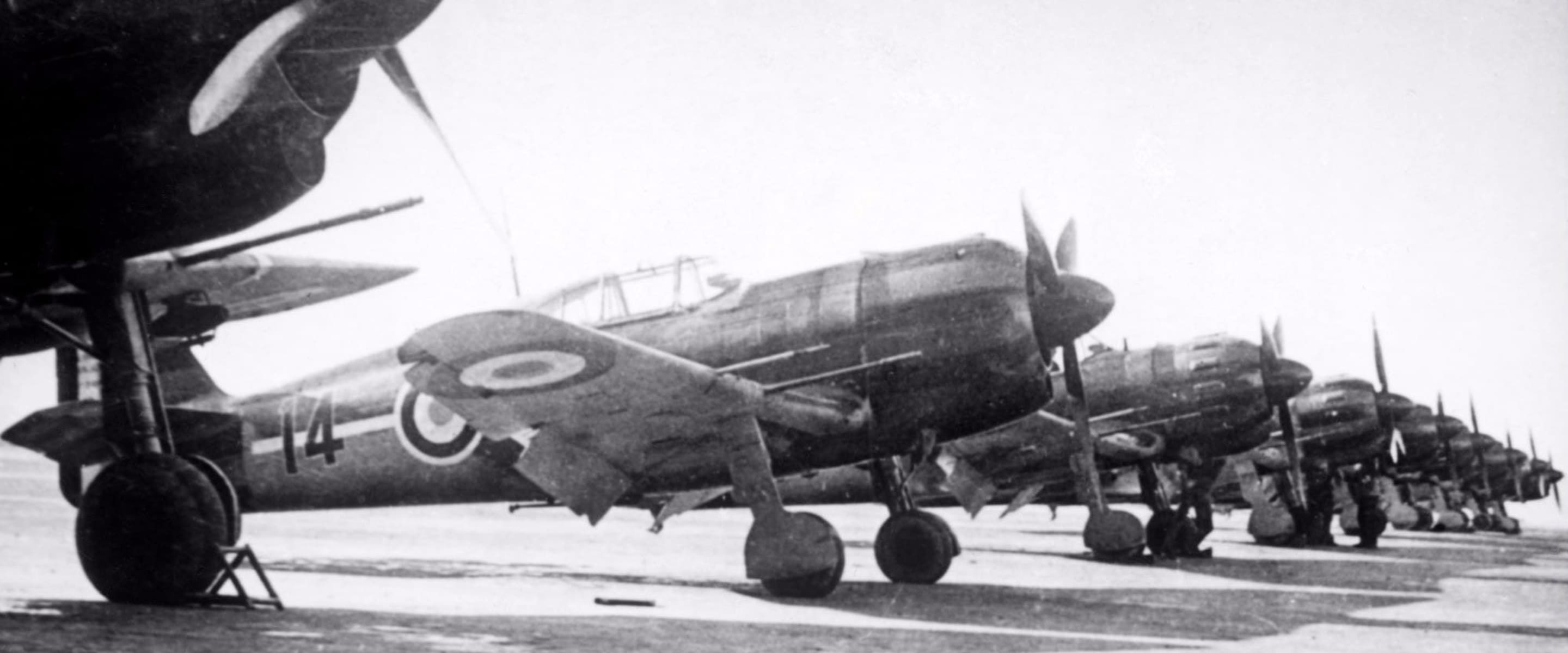 MB 155 parmi des MB 152 GC I/1. Bron 1942.