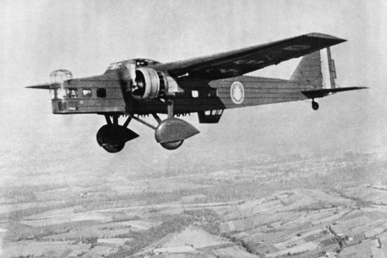 MB 200, bombardier GB I/23, en vol