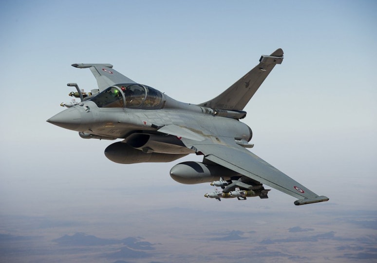 French Air Force Rafale B in operations (Opération Serval) - In flight over Mali. Fitted with the Damoclès Pod and GBU-12 laser guided bombs