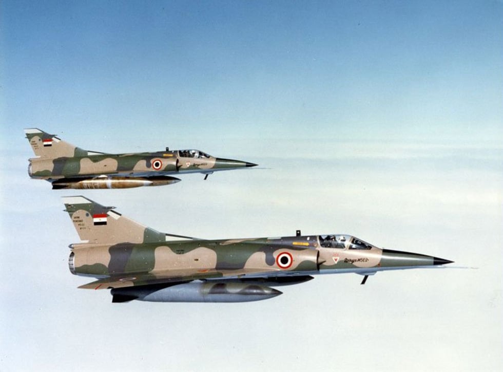 Deux Mirage 5 E2 (Egypte) en vol.