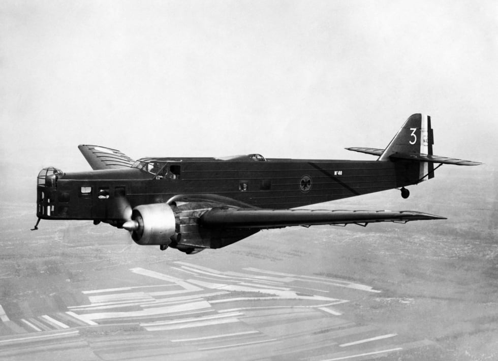MB 210 n°40 (n°129 de série), avion de bataille de la 2e escadrille du groupe de bombardement GB I/21, en vol