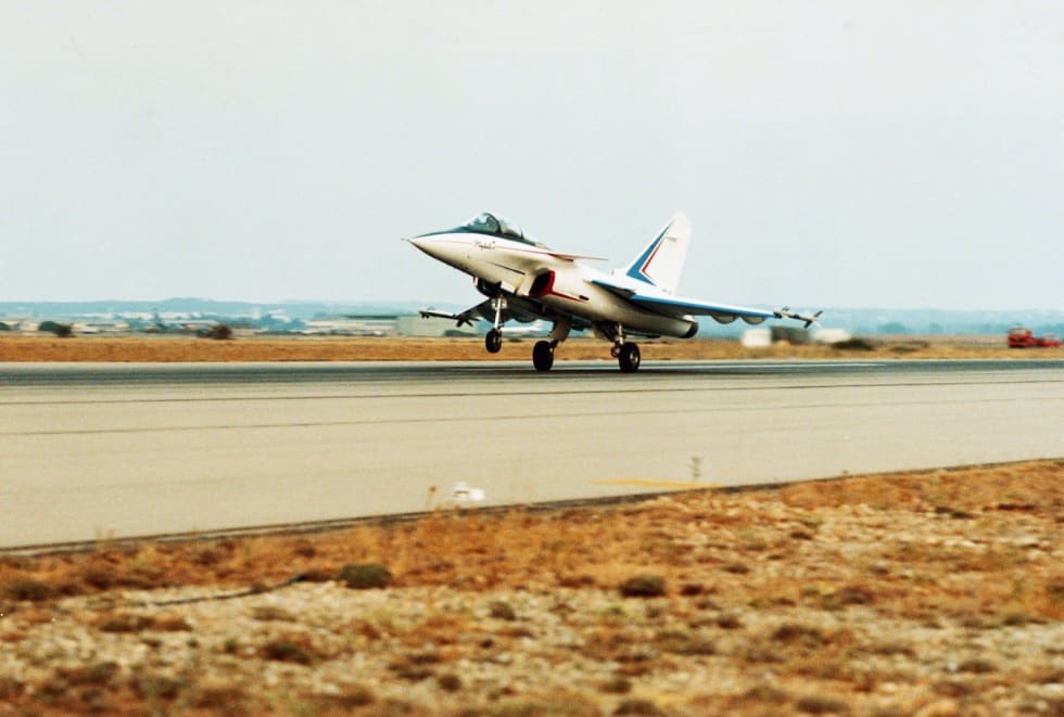 Premier vol du Rafale A à Istres, le 4 juillet 1986.