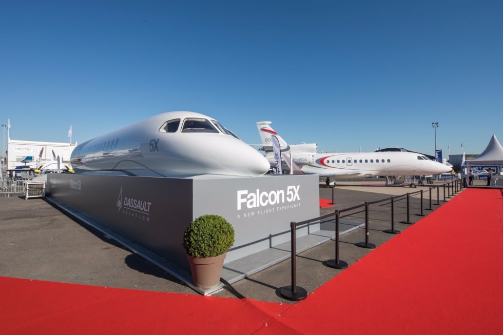 Visite virtuelle du statique civil Dassault Aviation : Falcon 5X au sol