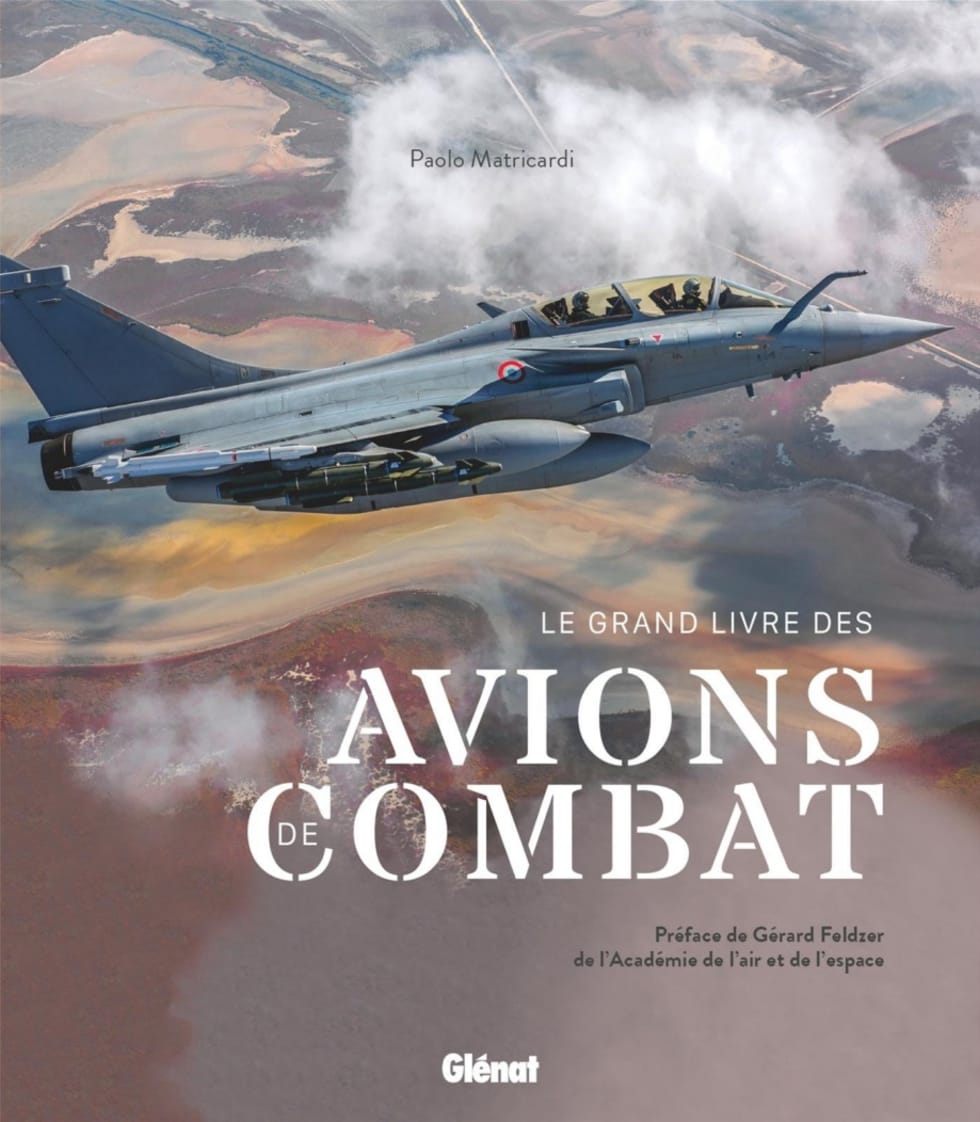 Couverture du e Grand Livre des avions de combat