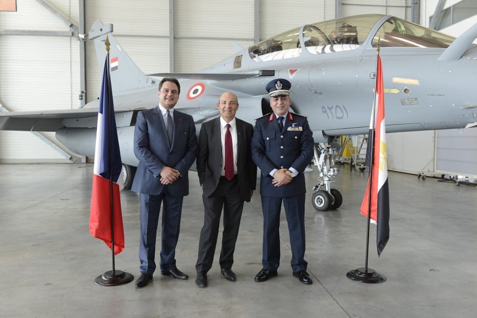 From left to right: His Excellency Mr. Ehab, Badawy, Egyptian Ambassador to France, Eric Trappier, Chairman and Chief Executive Officer of Dassault Aviation and Major General Egyptian Armed Forces Ragaa Khalil. © Dassault Aviation - S. Randé