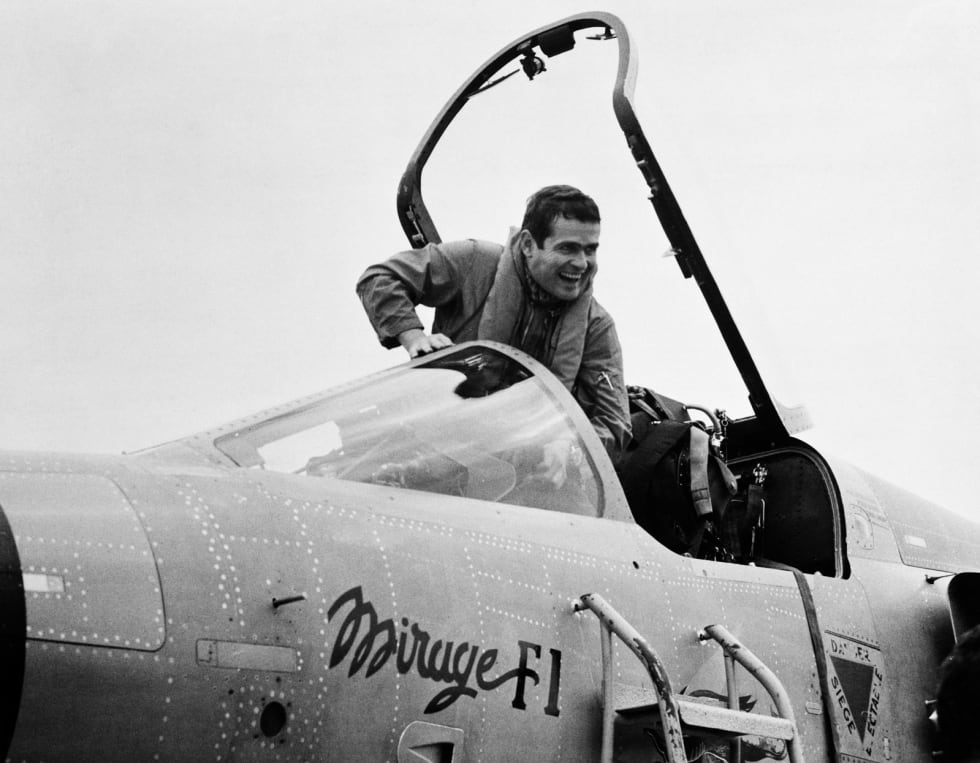 The pilot Alain Trétout, going out of the cockpit of the Mirage F1