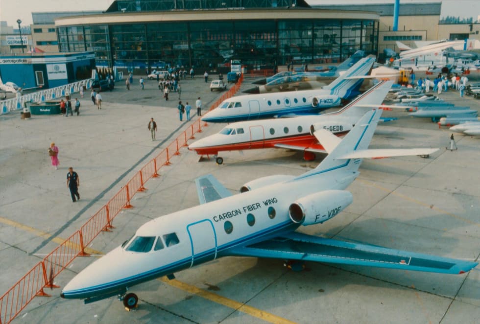 Falcon V 10 F equipped with a carbon wing, Falcon 10, Falcon 200 and Mirage, static display.