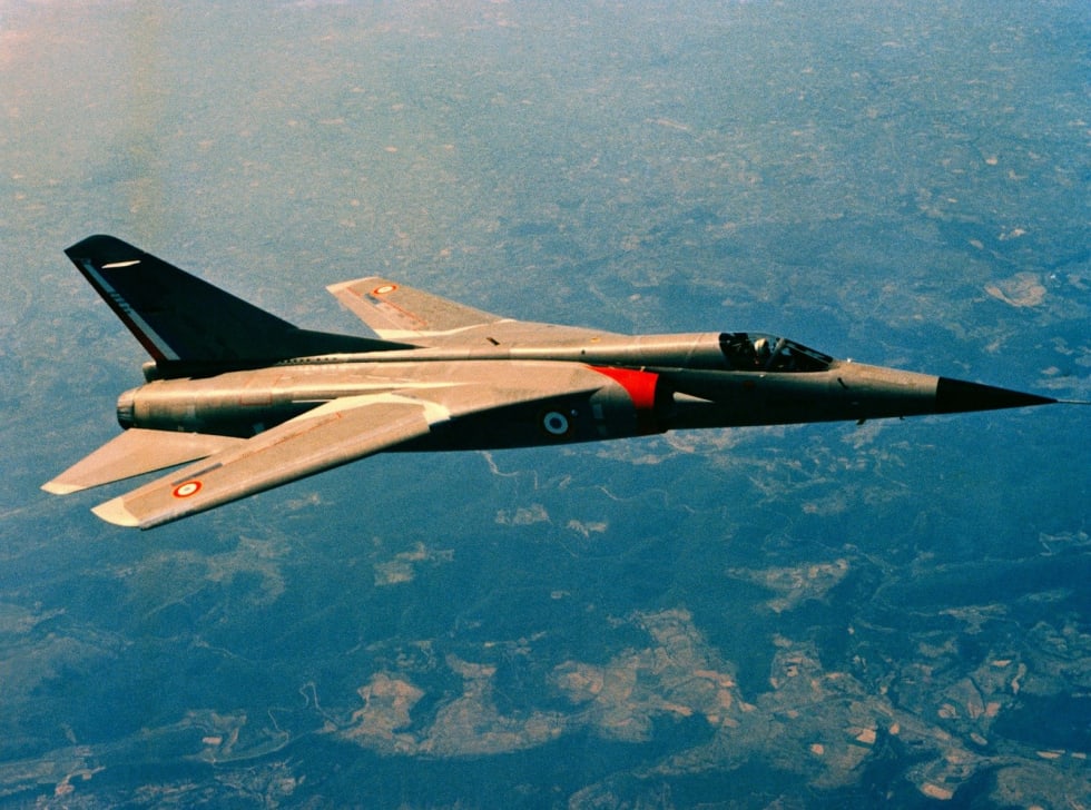 Mirage G 8-02, in flight