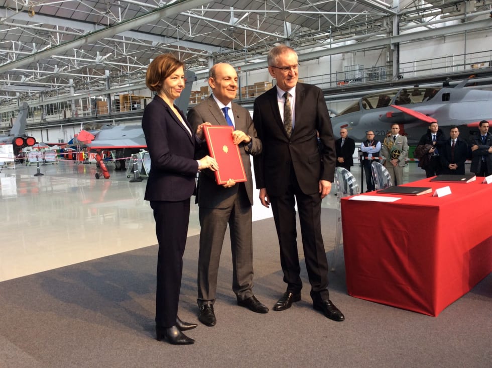 Eric Trappier, Chairman and CEO of Dassault Aviation, received the F4-standard development contract for the RAFALE combat aircraft today during the visit of the Dassault Aviation Mérignac plant by Florence Parly, French Minister of the Armed Forces.