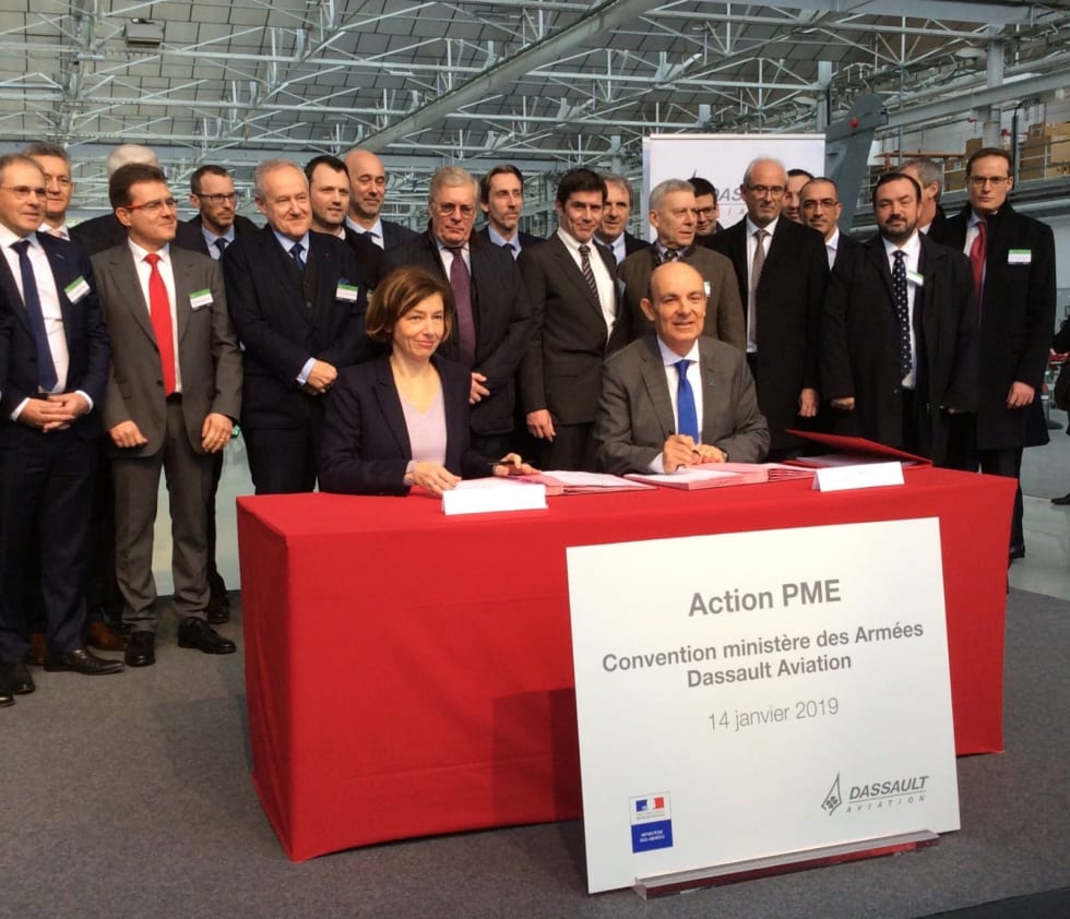 Eric Trappier, Chairman and CEO of Dassault Aviation, and Florence Parly, French Minister of the Armed Forces, have signed the renewed agreement between Dassault Aviation and the Ministry of the Armed Forces for support to Defense SMEs.